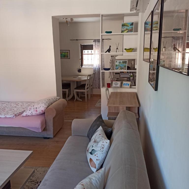 Peaceful Courtyard Apartment Sarajevo - One-Bedroom Apartment - 41