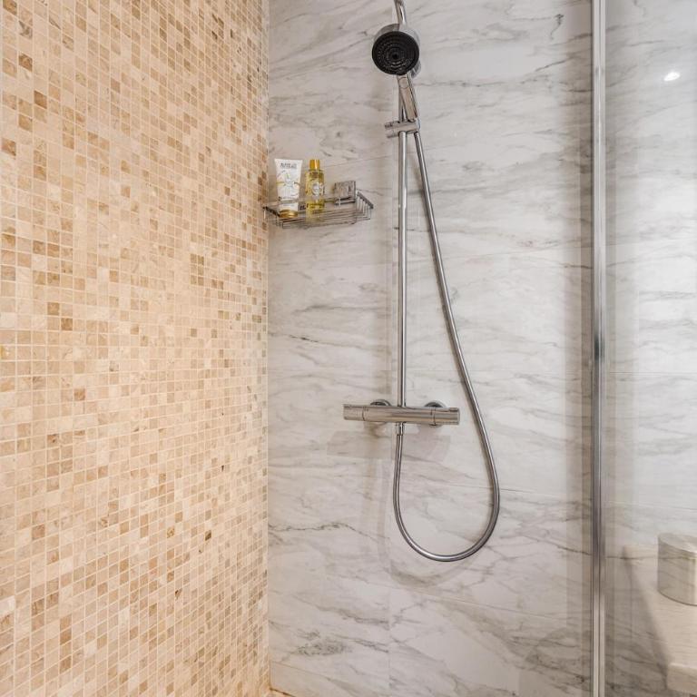 Upscale apartment with panoramic balcony - Appartement 2 Chambres - 36