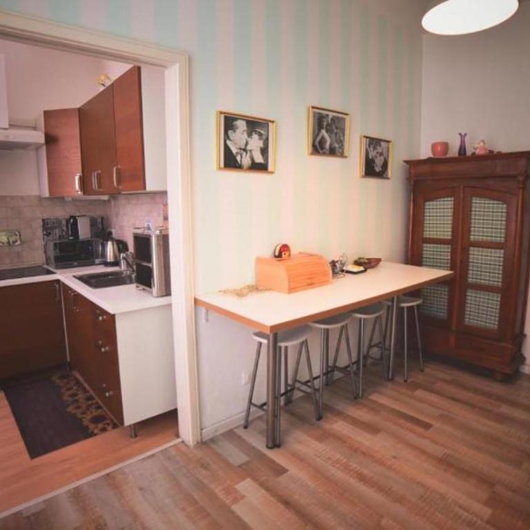 Barcolana Guest House - Habitación Doble con aseo compartido - 2 camas - 5