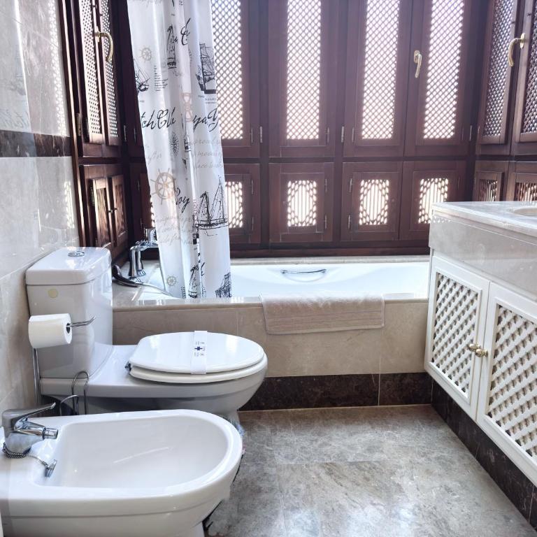 Luxury 3BR Apartment in Aloha Golf - Large Terrace & Pool - Apartamento con vistas a la piscina - 9