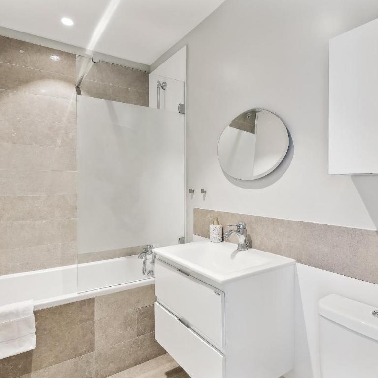 BnBNova - 2BR 2BA Le Marais & Place des Vosges - Appartement - 13