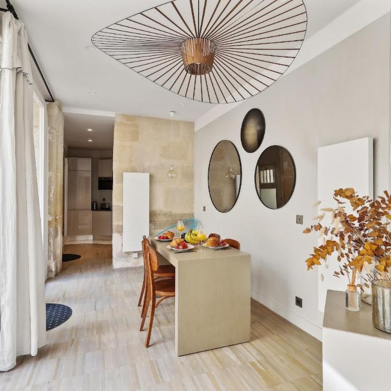 BnBNova - 2BR 2BA Le Marais & Place des Vosges - Appartement - 4