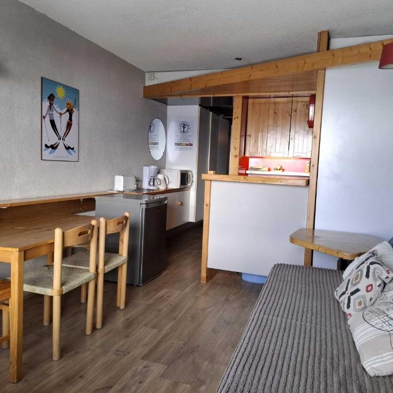 Residence Hotel Aiguille Rouge - Charmant studio pour 4 personnes à Arc 2000 ski aux pieds, en centre station, au pied des commerces et proche du bowling et de l MAE-2123 - Estudio - 2
