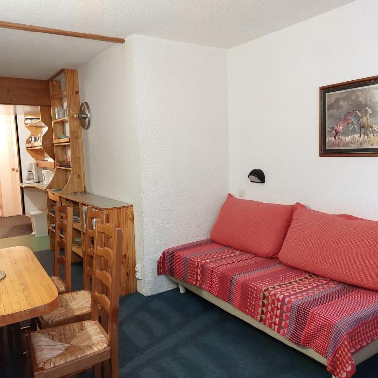 Résidence Belles Challes - Studio 4 personnes à Arc 1800 skis aux pieds et proche des commerces dans le village du Charvet MAE-2131 - Studio - 1