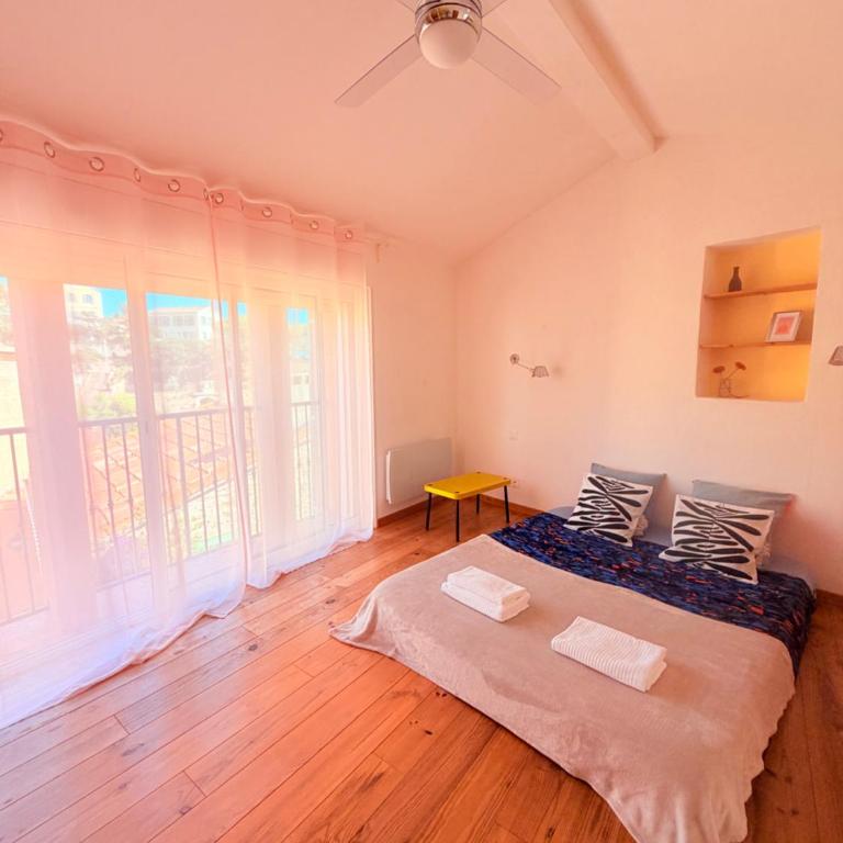 Bormes center 75 m2 artistic stay 2 to 4 people - Appartement 2 Chambres - 91