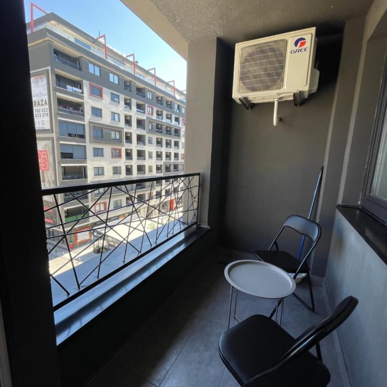 Bulevar City Stay - Three-Bedroom Apartment with Balcony - 19