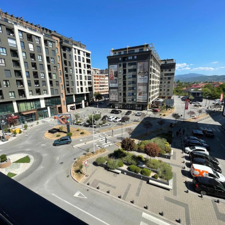 Bulevar City Stay - Three-Bedroom Apartment with Balcony - 22