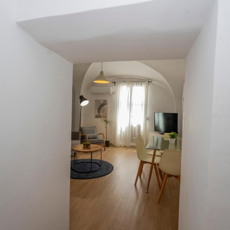 Apartamentos La Machacona Plaza Mayor recién reformados - Apartamento con balcón - 9