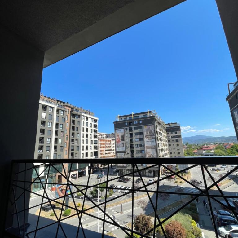 Bulevar City Stay - Three-Bedroom Apartment with Balcony - 20