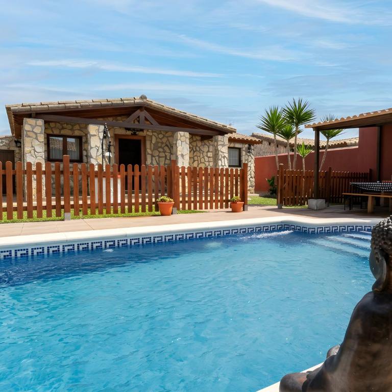 Casa con piscina solo aceptamos familias y parejas no grupos jovenes - Appartement - 3