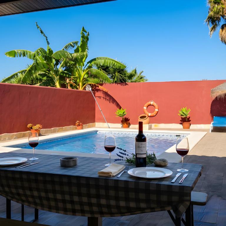 Casa con piscina solo aceptamos familias y parejas no grupos jovenes - Appartement - 10