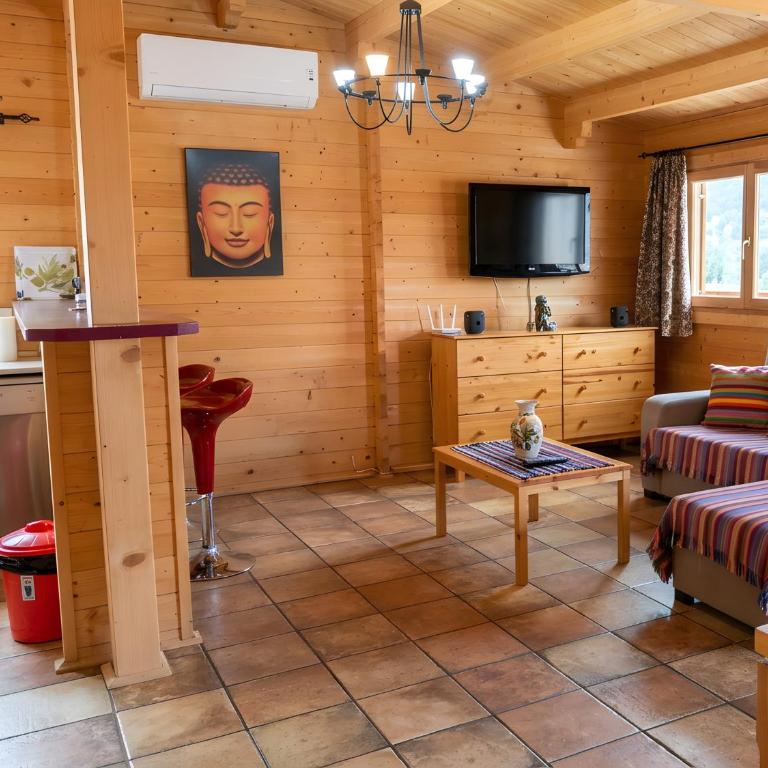 Casa con piscina solo aceptamos familias y parejas no grupos jovenes - Appartement - 14