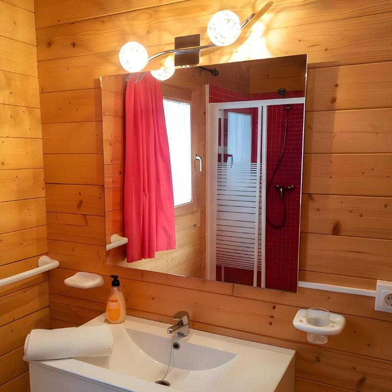 Casa con piscina solo aceptamos familias y parejas no grupos jovenes - Appartement - 23