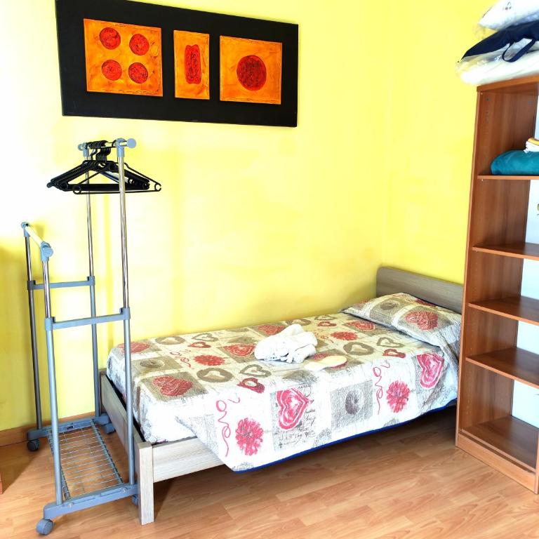 Sole & Luna Charming Colorful Home Arona - Appartamento con 2 Camere da Letto - 11