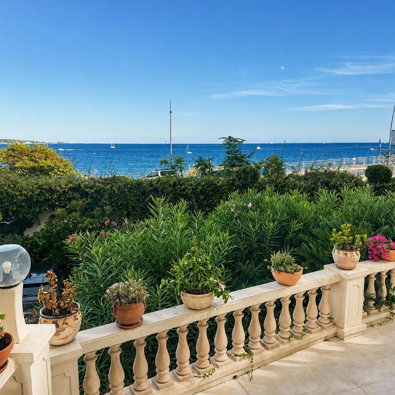 4BR Sea View Garden Apartment near Cannes and 1min from Beach - Appartement - Rez-de-Chaussée - 1