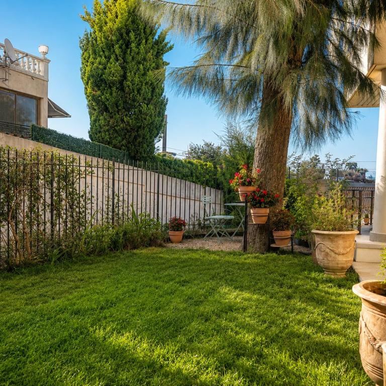 4BR Sea View Garden Apartment near Cannes and 1min from Beach - Appartement - Rez-de-Chaussée - 42