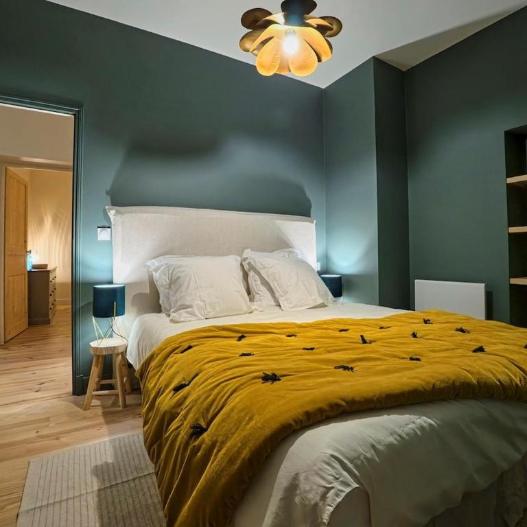Belle maison de caractère de 200m2 avec jardin - Villa - 2