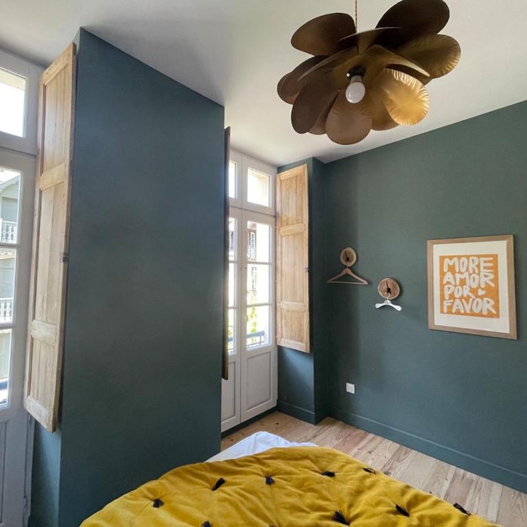 Belle maison de caractère de 200m2 avec jardin - Villa - 23