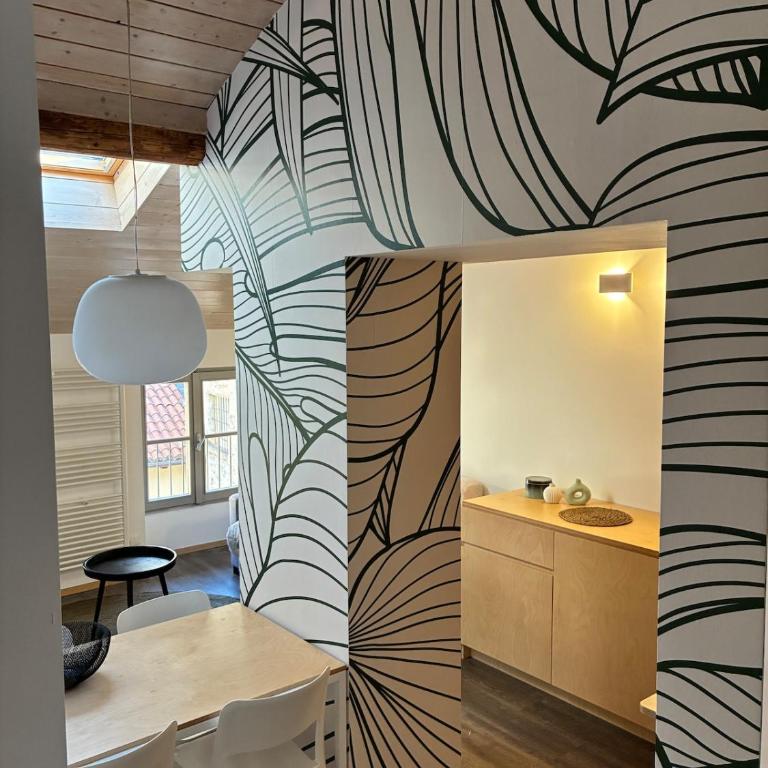 Cozy three-room apartment in the heart of Como, 100 meters from the lake - Two-Bedroom Apartment - 1