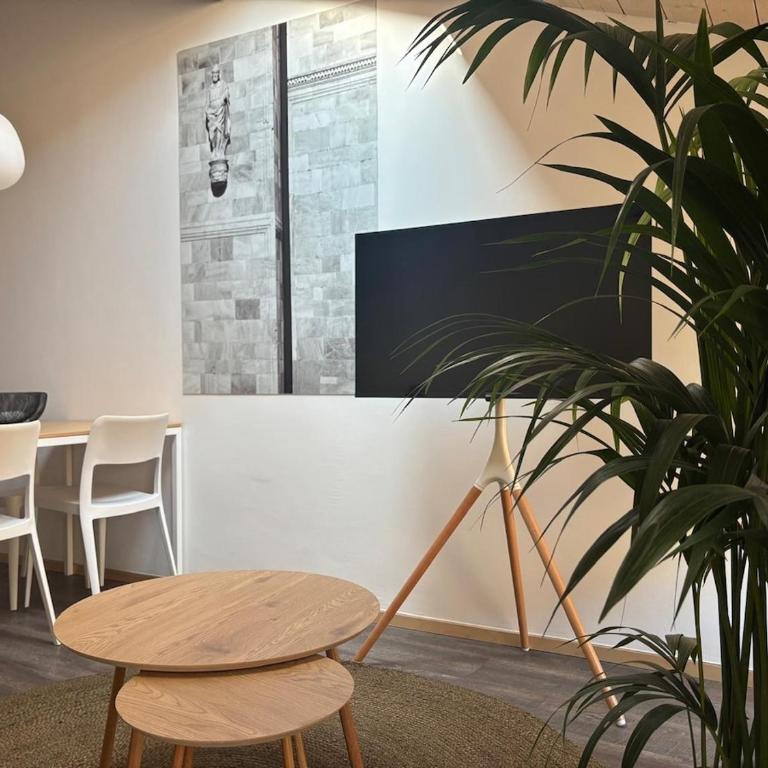 Cozy three-room apartment in the heart of Como, 100 meters from the lake - Two-Bedroom Apartment - 3