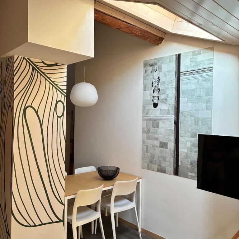 Cozy three-room apartment in the heart of Como, 100 meters from the lake - Two-Bedroom Apartment - 10