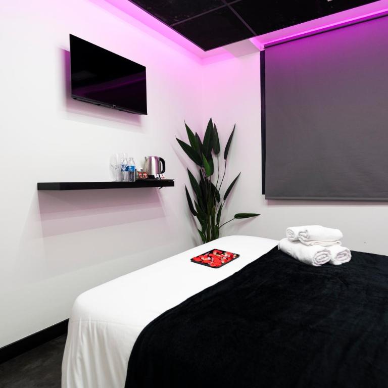 Mad Rooms - Camera Matrimoniale con Bagno Privato - 8