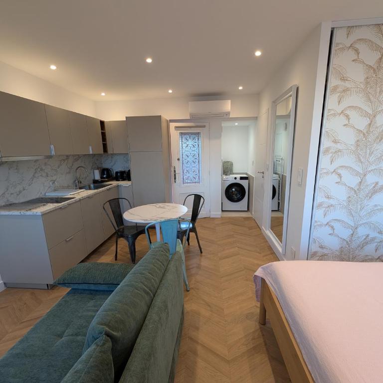 NEW Vega Studio rénovation, climatisé, parking & piscine Antibes Centre vue Fort Carré et Port - Appartement 1 Chambre - 5