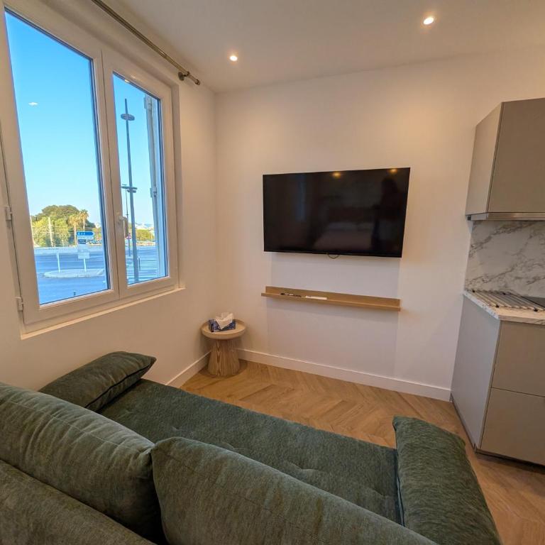 NEW Vega Studio rénovation, climatisé, parking & piscine Antibes Centre vue Fort Carré et Port - Appartement 1 Chambre - 6