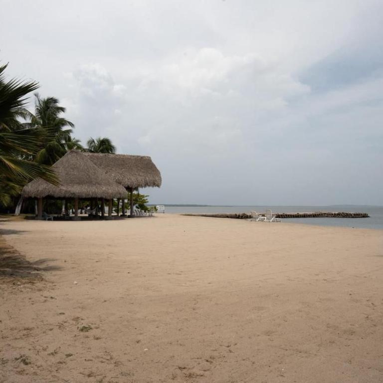 Casa privada cartagena barú con muelle privado - Villa - 19