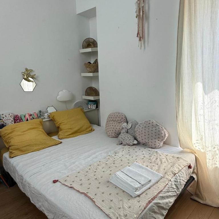 A rare find in Marseille, south-facing house with pool, quiet location - Three-Bedroom Villa - 39