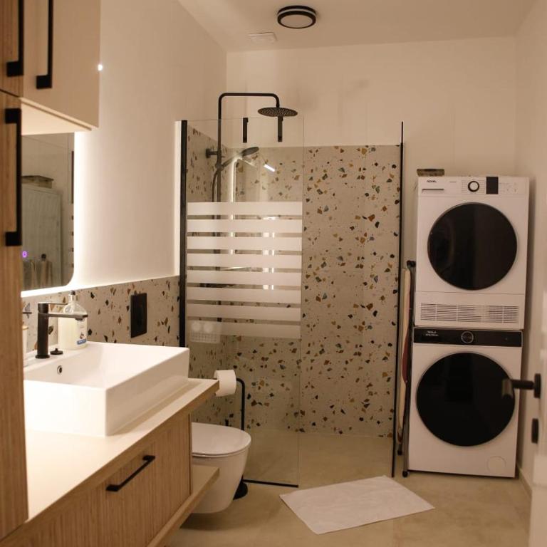 Old Town Gem, Modern stay with private yard - Apartment mit 1 Schlafzimmer - 8