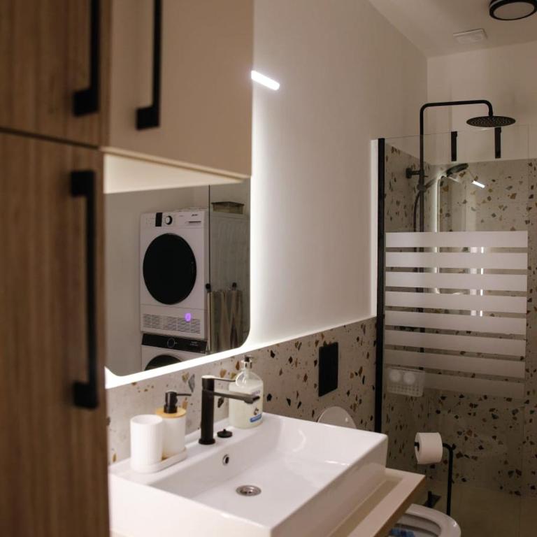Old Town Gem, Modern stay with private yard - Apartment mit 1 Schlafzimmer - 15