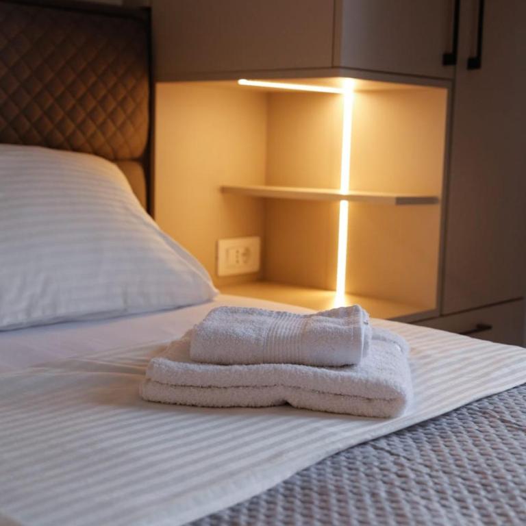 Old Town Gem, Modern stay with private yard - Apartment mit 1 Schlafzimmer - 17