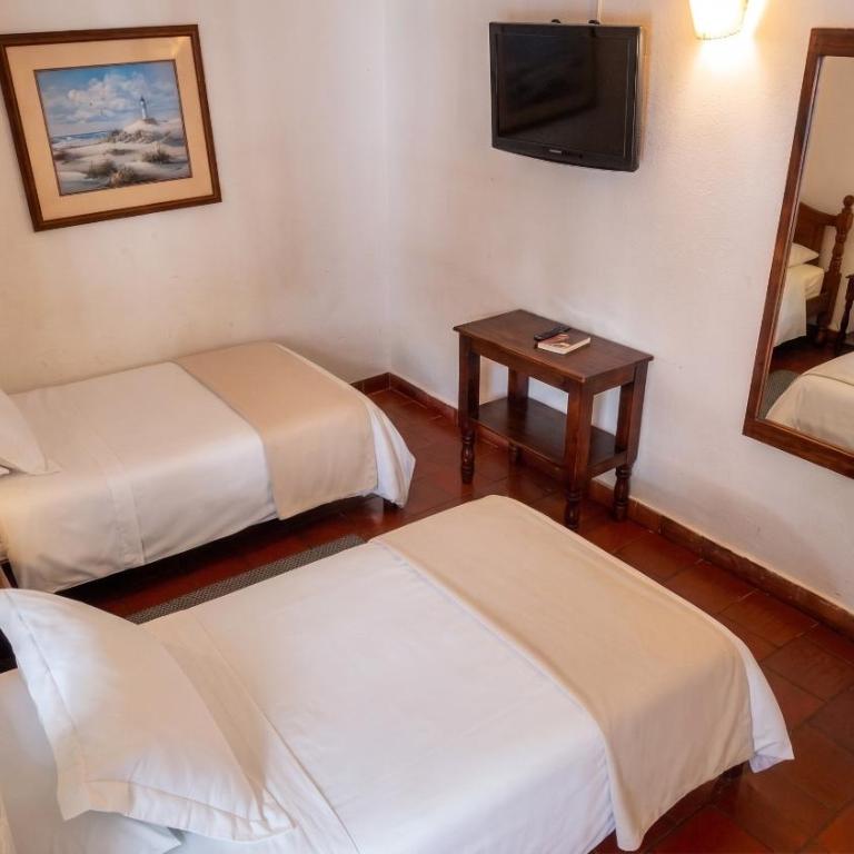Hotel Mesón de los Virreyes - Habitación Cuádruple Estándar - 8
