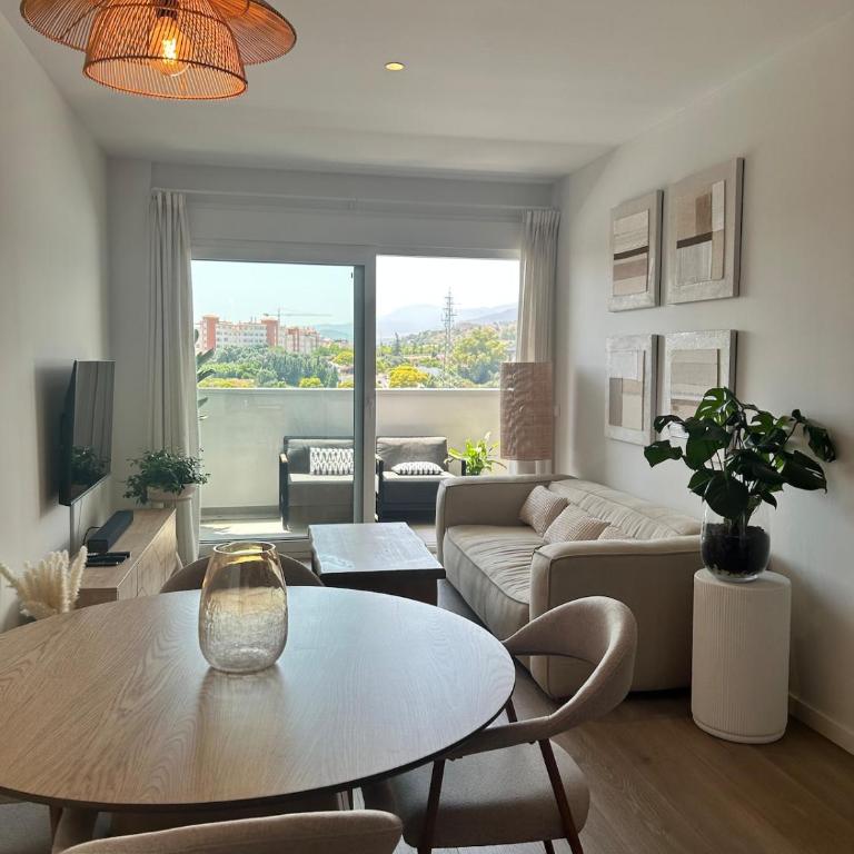 Modern apartment with pool in Estepona - Apartamento de 2 dormitorios - 1