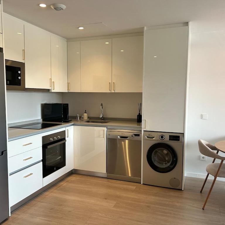 Modern apartment with pool in Estepona - Apartamento de 2 dormitorios - 4