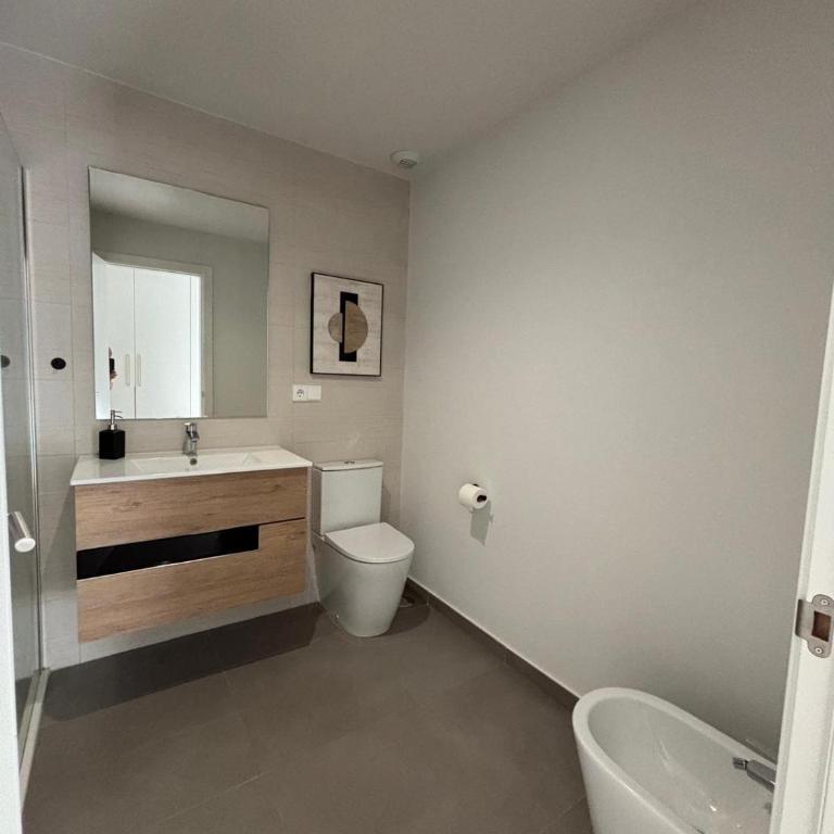 Modern apartment with pool in Estepona - Apartamento de 2 dormitorios - 6