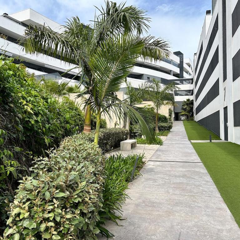 Modern apartment with pool in Estepona - Apartamento de 2 dormitorios - 16