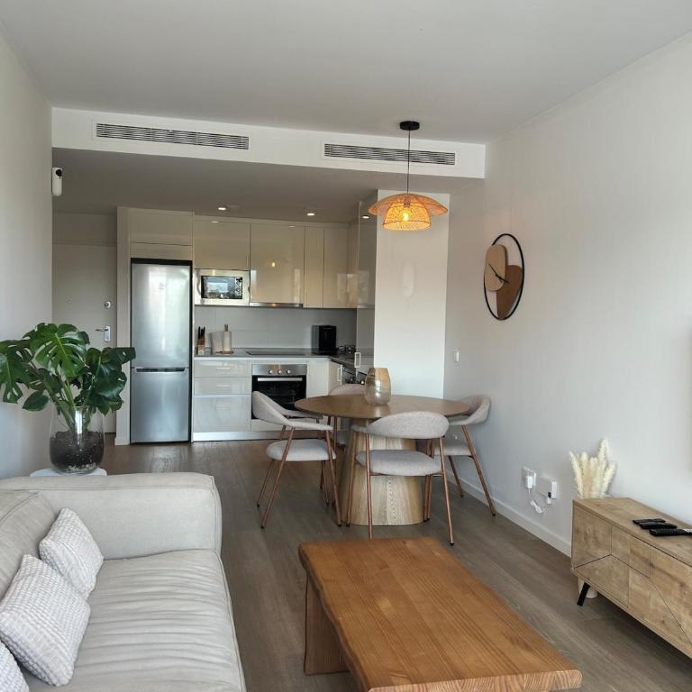 Modern apartment with pool in Estepona - Apartamento de 2 dormitorios - 23
