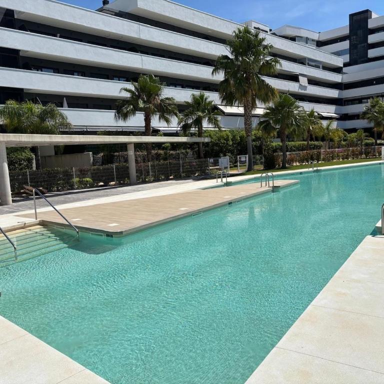 Modern apartment with pool in Estepona - Apartamento de 2 dormitorios - 25