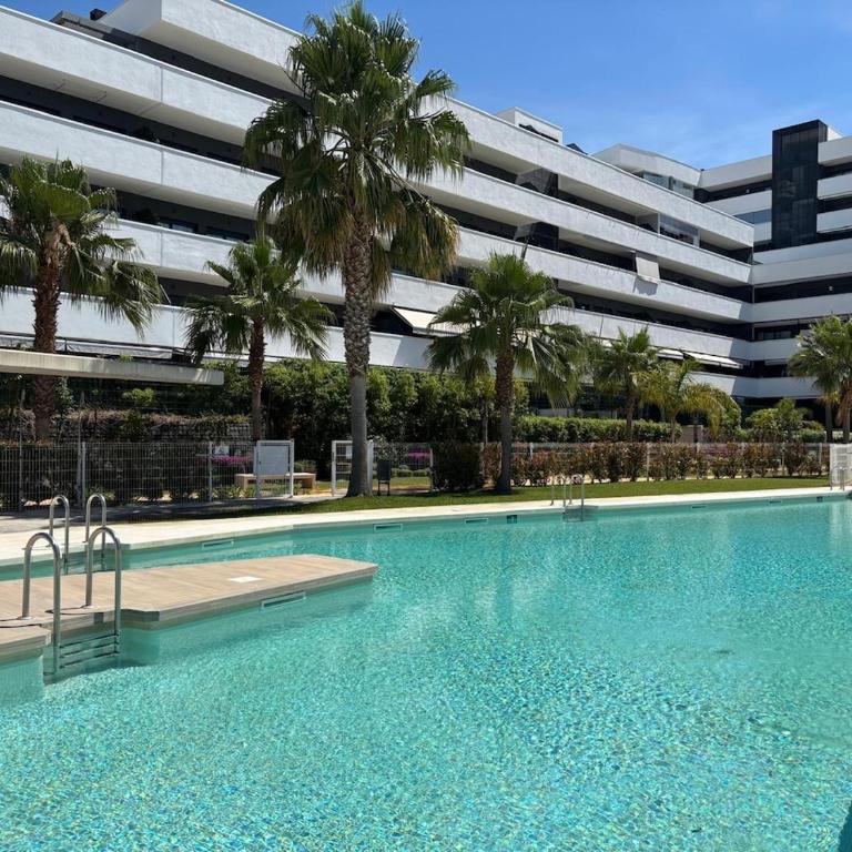 Modern apartment with pool in Estepona - Apartamento de 2 dormitorios - 34