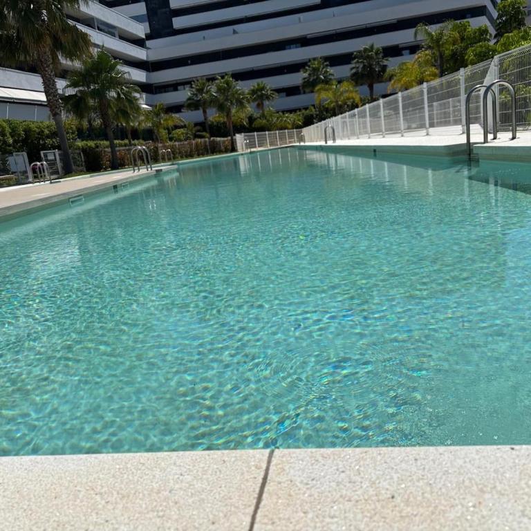 Modern apartment with pool in Estepona - Apartamento de 2 dormitorios - 35