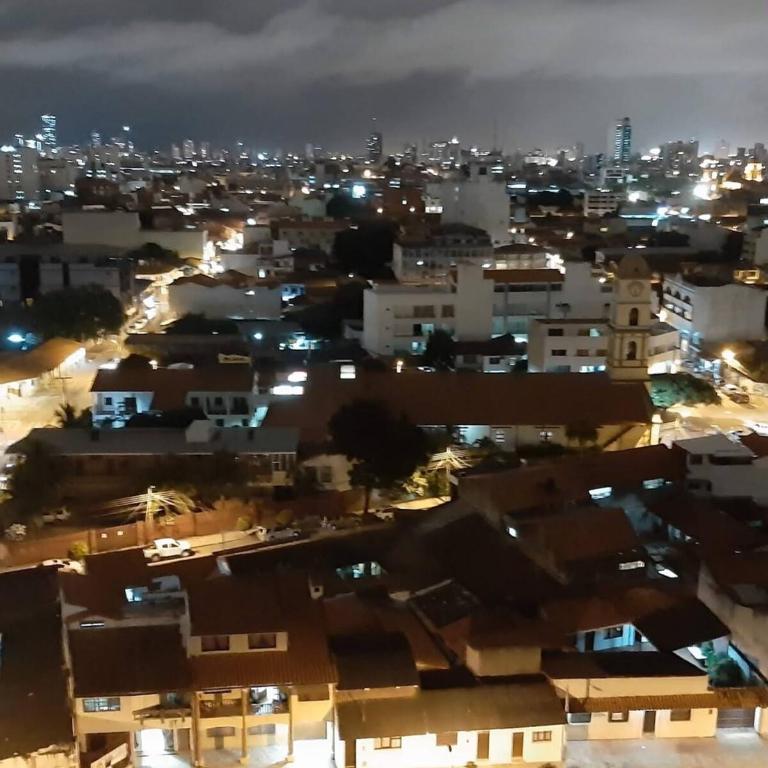 Departamento moderno céntrico con parqueo - Apartamento de 1 dormitorio - 2