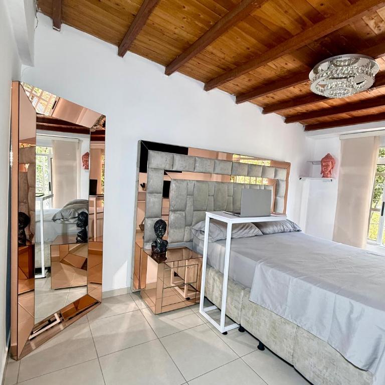 Oxford House Hostel - Triple Room with Private Bathroom - 21
