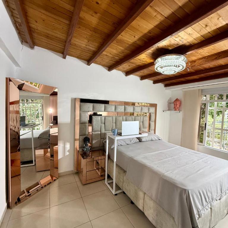 Oxford House Hostel - Triple Room with Private Bathroom - 17
