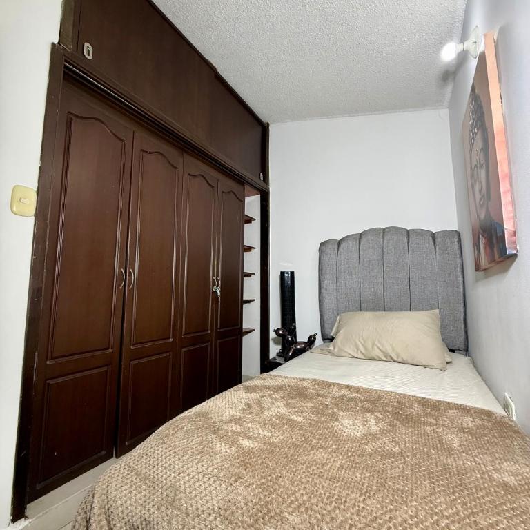 Oxford House Hostel - Triple Room with Private Bathroom - 13