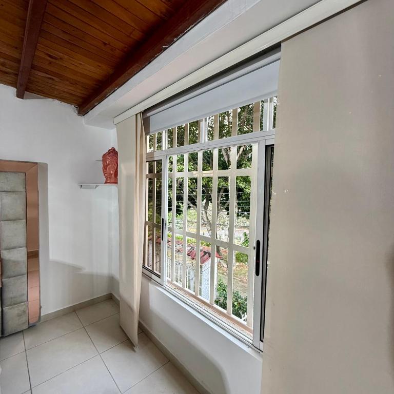 Oxford House Hostel - Triple Room with Private Bathroom - 15