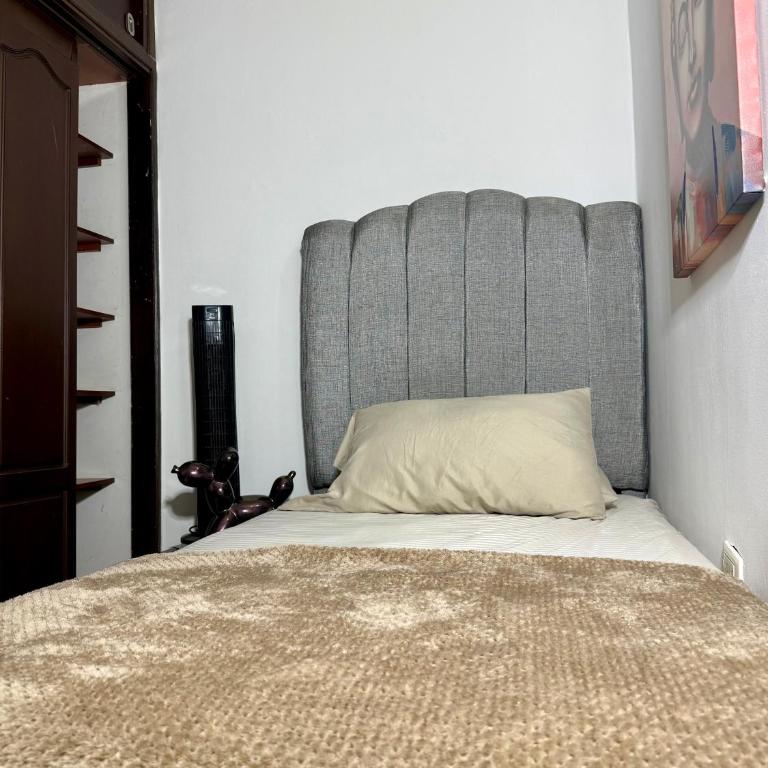 Oxford House Hostel - Triple Room with Private Bathroom - 26