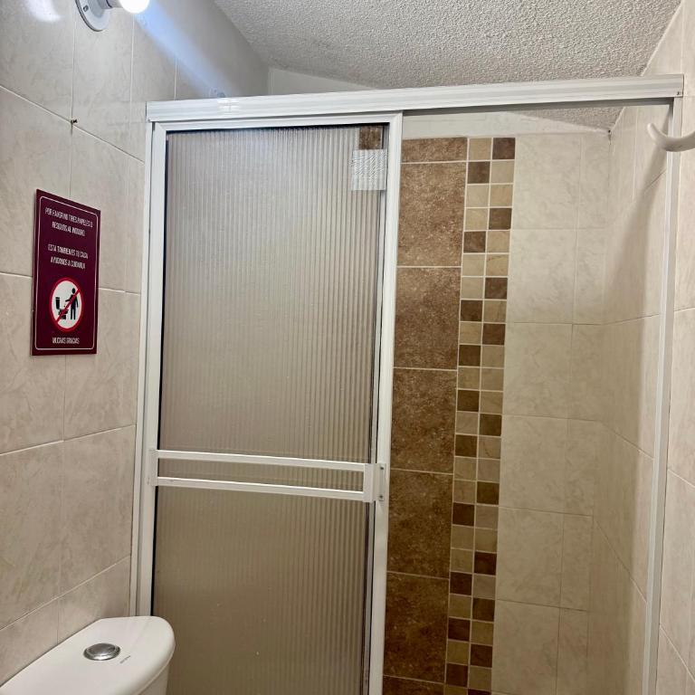 Oxford House Hostel - Triple Room with Private Bathroom - 30