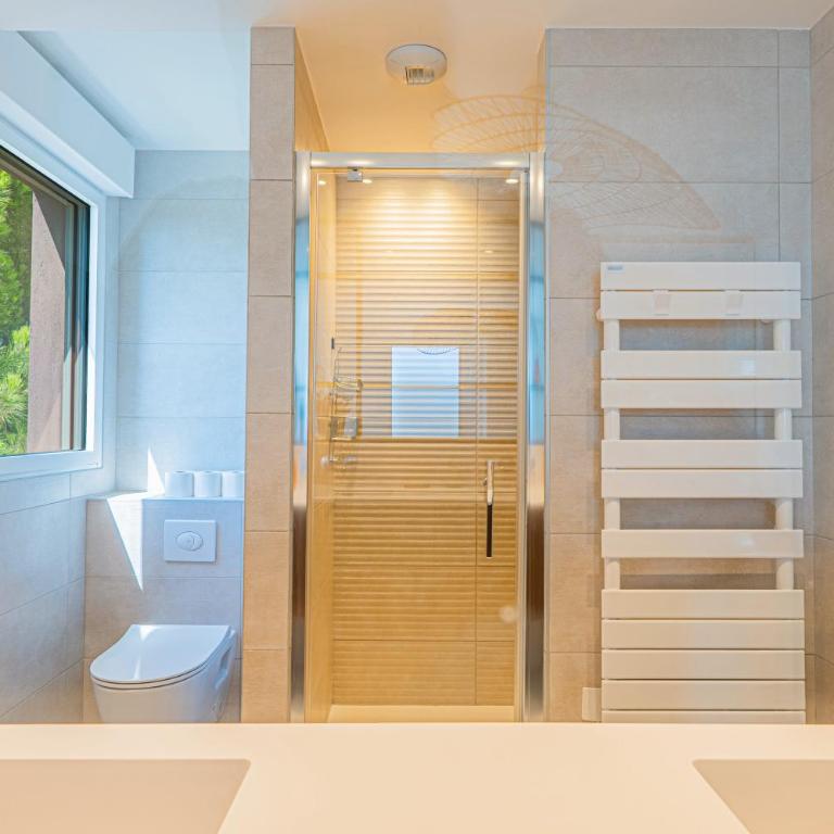 Luxurious waterfront - Unique & Exclusive location - Appartement 1 Chambre - 28